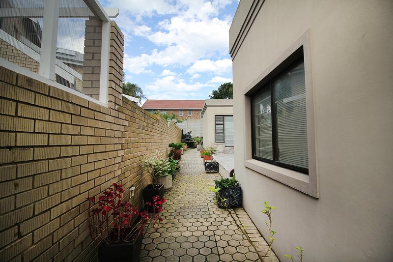 3 Bedroom Property for Sale in Reebok Western Cape